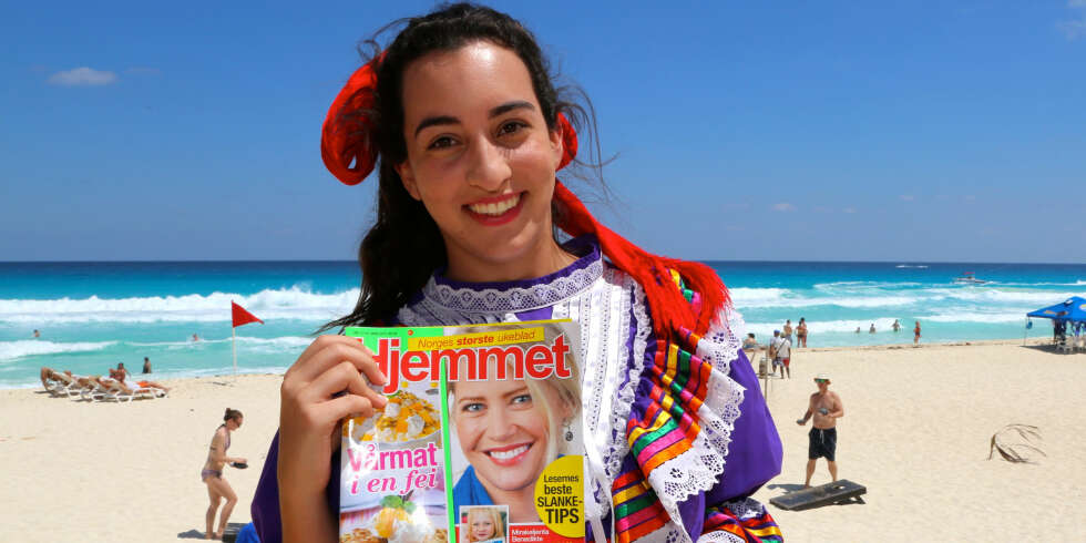 MAYA RIVIERA: Et fristende og fargerikt blad, sier den smilende danserinnen som underholder gjestene på Royal Solaris i Cancun, Mexico. MAYA RIVIERA: Et fristende og fargerikt blad, sier den smilende danserinnen som underholder gjestene på Royal Solaris i Cancun, Mexico.