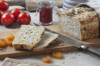 FROKOSTBRØD MED APRIKOSER: Få flere deilige brødoppskrifter i Hjemmet uke 40! FROKOSTBRØD MED APRIKOSER: Få flere deilige brødoppskrifter i Hjemmet uke 40!