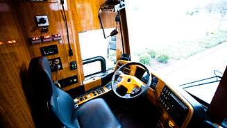 EGNE SJÅFØRER: Hemphill Brothers Coach Company har over 100 sjåfører ansatt, siden de stort sett driver med utleie. EGNE SJÅFØRER: Hemphill Brothers Coach Company har over 100 sjåfører ansatt, siden de stort sett driver med utleie.
