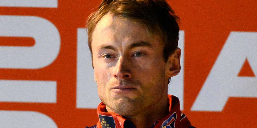 TOK TIL TÅRENE: – Jeg prøver å holde tilbake, men... Det betydde veldig mye for meg å ta dette gullet, sier Petter Northug til VG etter at det norske flagget ble heist til topps i Falun. TOK TIL TÅRENE: – Jeg prøver å holde tilbake, men... Det betydde veldig mye for meg å ta dette gullet, sier Petter Northug til VG etter at det norske flagget ble heist til topps i Falun.