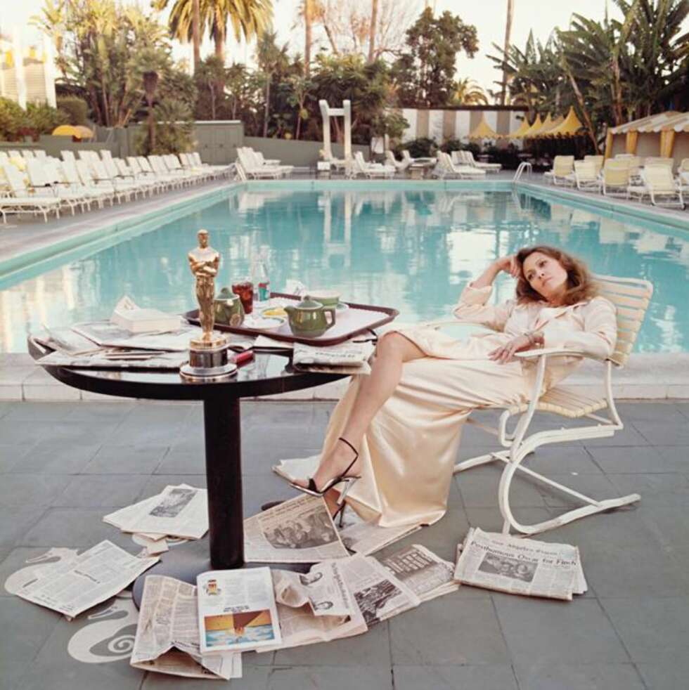 Et av O'Neills mest berømte bilder av Faye Dunaway, tatt dagen etter at hun vant sin første Oscar i 1977. Kort tid etter giftet de to seg. Et av O'Neills mest berømte bilder av Faye Dunaway, tatt dagen etter at hun vant sin første Oscar i 1977. Kort tid etter giftet de to seg.