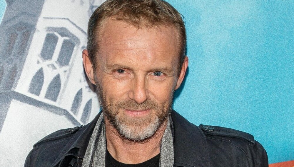 HJERTEGOD: Jo Nesbø har et hjerte som banker for barn i den tredje verden. Nå er han klar med en ny krimbok, og inntektene fra denne går til barn med lesevansker. HJERTEGOD: Jo Nesbø har et hjerte som banker for barn i den tredje verden. Nå er han klar med en ny krimbok, og inntektene fra denne går til barn med lesevansker.