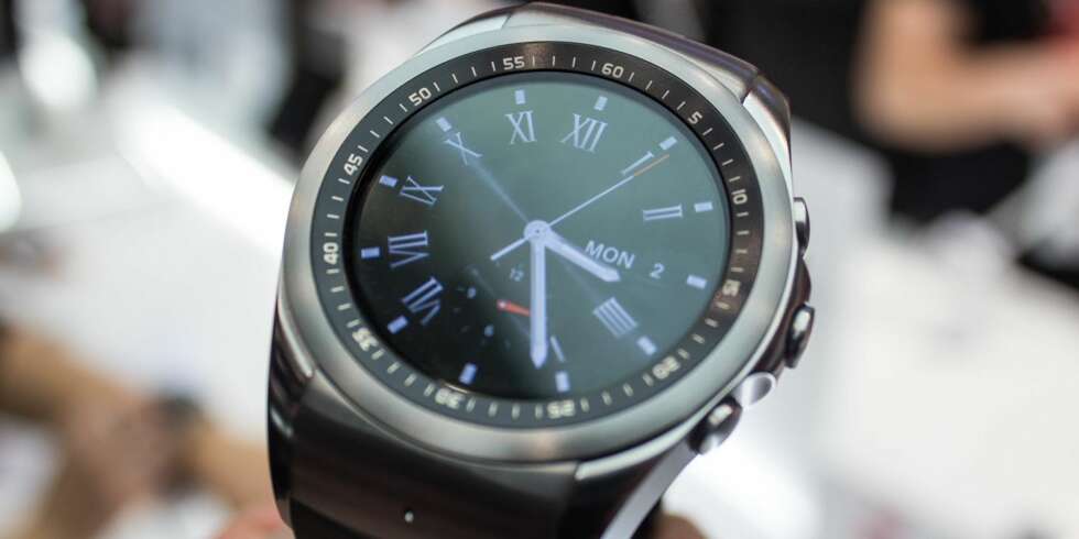 STILIG: Årets stiligste smartklokke kan være LG Urban Watch LTE. Dessverre kommer den ikke til Norge med det aller første. STILIG: Årets stiligste smartklokke kan være LG Urban Watch LTE. Dessverre kommer den ikke til Norge med det aller første.