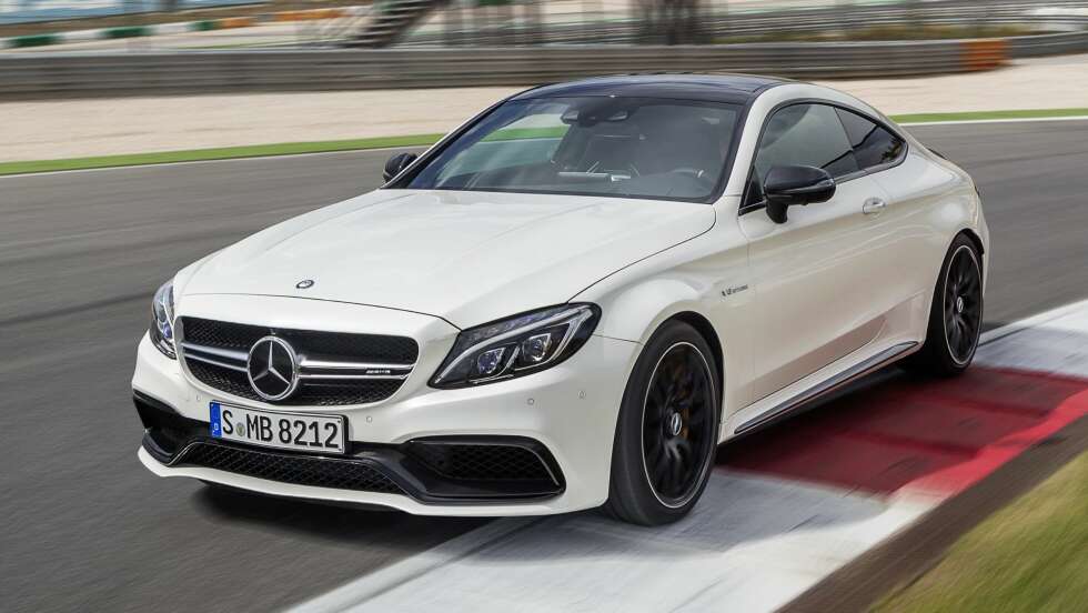 PÅ BANE: C63 S Coupé har elektronisk AMG-differensialsperre på bakakselen. FOTO: Daimler AG PÅ BANE: C63 S Coupé har elektronisk AMG-differensialsperre på bakakselen. FOTO: Daimler AG