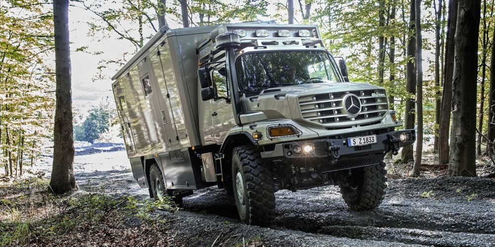 FESTNING PÅ HJUL: Mercedes Zetros med en svært luksuriøst innredet container fra Hartmann Spezialkarosserie. FOTO: Produsent FESTNING PÅ HJUL: Mercedes Zetros med en svært luksuriøst innredet container fra Hartmann Spezialkarosserie. FOTO: Produsent