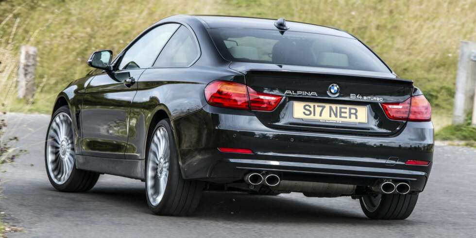 BARSKT: BMW Alpina B4 Biturbo Coupe har firerørs eksosanlegg med justerbar lyd. BARSKT: BMW Alpina B4 Biturbo Coupe har firerørs eksosanlegg med justerbar lyd.