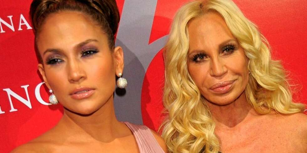 HJELP: Donatella Versace sier J-Lo gjorde at hun fikk tro på sin egen visjon fot motehuset. HJELP: Donatella Versace sier J-Lo gjorde at hun fikk tro på sin egen visjon fot motehuset.