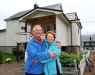 TIL LATTER? Gerd er redd mannen kommer til å dumme seg ut for hele Norge. TIL LATTER? Gerd er redd mannen kommer til å dumme seg ut for hele Norge.