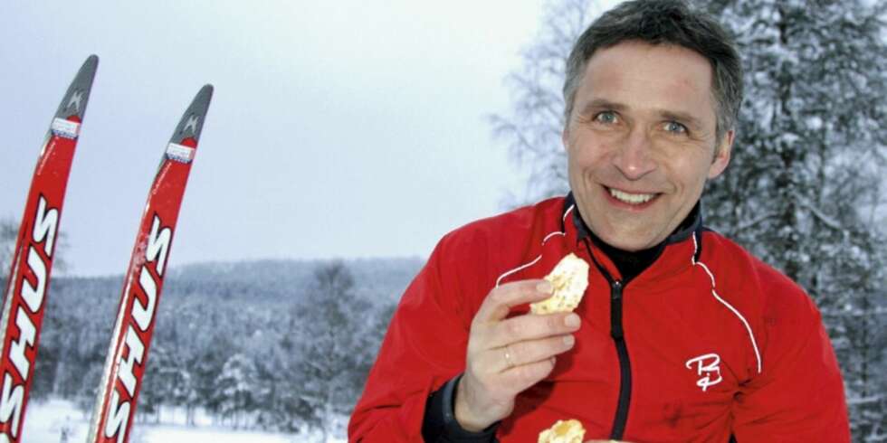 PÅSKEFERIE: Om det blir appelsin på fjellet i påsken eller om ferien går til sydligere strøk kan ikke Stoltenberg si noe om av "hensyn til sikkerheten". (Foto: Marius Gulliksrud/Stella) PÅSKEFERIE: Om det blir appelsin på fjellet i påsken eller om ferien går til sydligere strøk kan ikke Stoltenberg si noe om av "hensyn til sikkerheten". (Foto: Marius Gulliksrud/Stella)