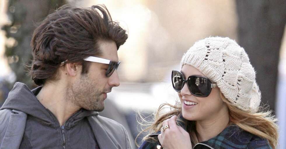 Whitney Port og Jay Lyon på en romantiske rusletur i West Village tidligere i vinter. Whitney Port og Jay Lyon på en romantiske rusletur i West Village tidligere i vinter.