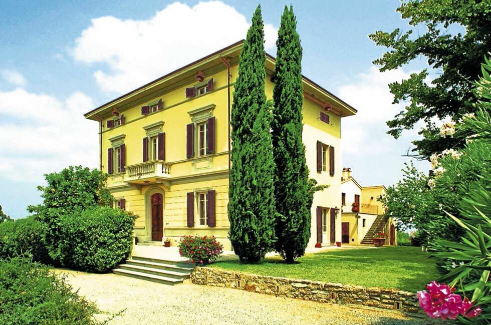 Nyt la dolce vita i en praktfull villa ikke langt fra Pisa i Toscana. (Foto: NOVASOL) Nyt la dolce vita i en praktfull villa ikke langt fra Pisa i Toscana. (Foto: NOVASOL)