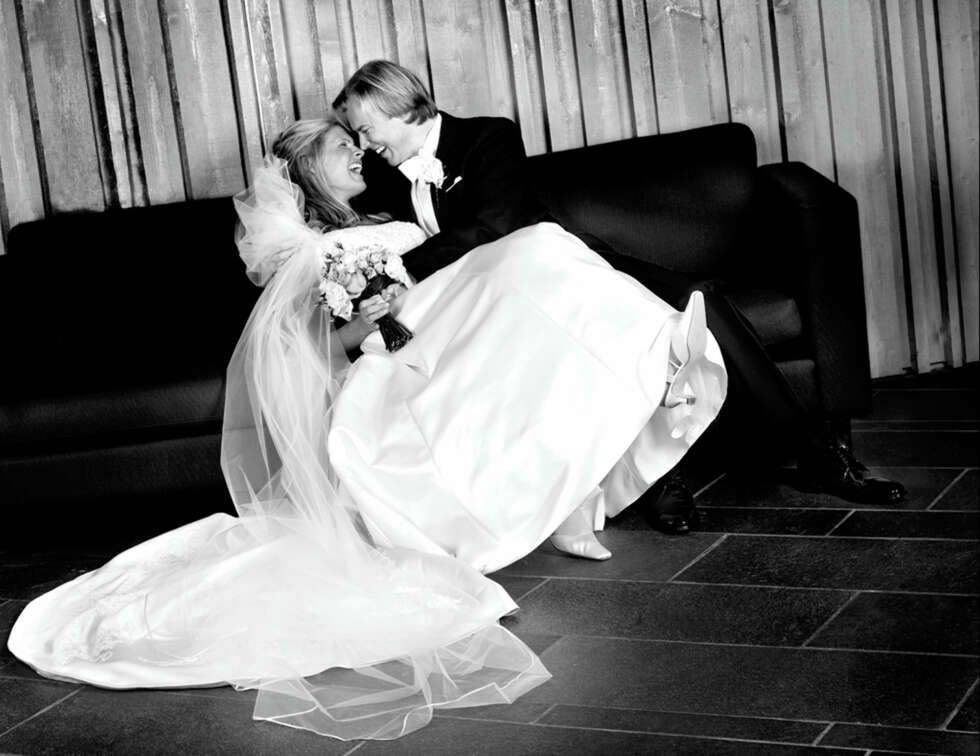 BRONSEPLASS: Fotograf Frank Ruud med bildet av Anette og Henrik. BRONSEPLASS: Fotograf Frank Ruud med bildet av Anette og Henrik.