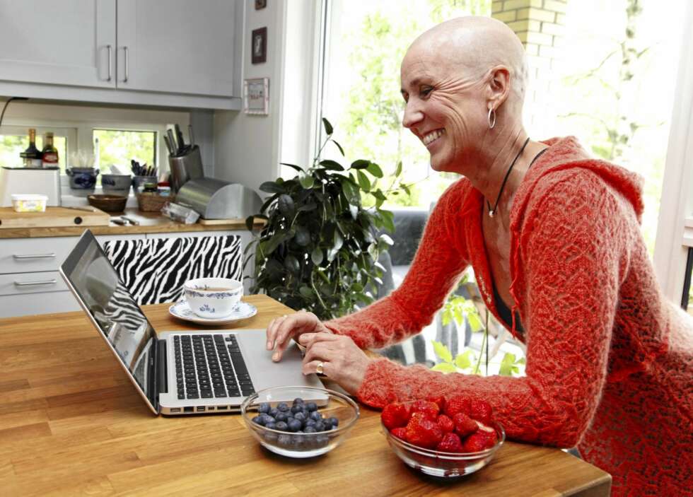 VARME OVER NETTET: Hilde brukte blant annet Facebook til å oppdatere nære og fjerne om hvordan sykdommen utviklet seg. I retur fikk hun varme og støtte. VARME OVER NETTET: Hilde brukte blant annet Facebook til å oppdatere nære og fjerne om hvordan sykdommen utviklet seg. I retur fikk hun varme og støtte.