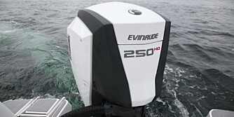 G2: Evinrudes nye E-Tec G2 blir å finne på XO-båten. FOTO: Terje Haugen G2: Evinrudes nye E-Tec G2 blir å finne på XO-båten. FOTO: Terje Haugen