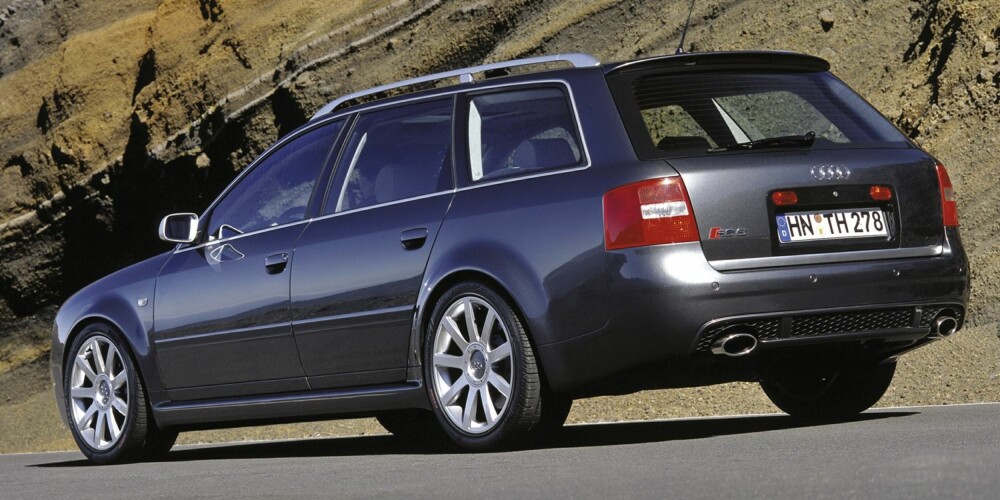DYRT: En Audi RS6 Avant fra 2005 med 4,2-liters V8-er, biturbo og rundt 450 hk kan by på plenty av moro - helt til verkstedregningen kommer. FOTO: Produsent DYRT: En Audi RS6 Avant fra 2005 med 4,2-liters V8-er, biturbo og rundt 450 hk kan by på plenty av moro - helt til verkstedregningen kommer. FOTO: Produsent