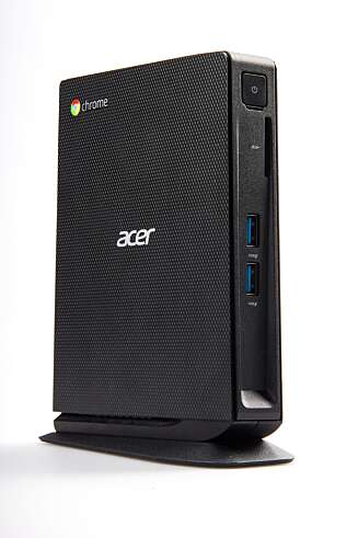 Chromebox CXI er en veldig liten PC. Den kan stå på en fot, men det er sikkert ikke noe i veien for at du legger den ned heller. Chromebox CXI er en veldig liten PC. Den kan stå på en fot, men det er sikkert ikke noe i veien for at du legger den ned heller.