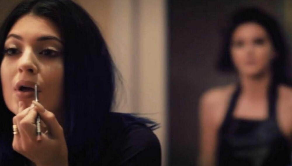 KYLIE JENNER'S LEPPER: Jenter og kvinner over hele verden har villet vite hvordan unge Kylie Jenner sminker leppene sine. KYLIE JENNER'S LEPPER: Jenter og kvinner over hele verden har villet vite hvordan unge Kylie Jenner sminker leppene sine.