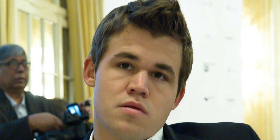 FOR EN SJAKKAS: Sjakk-helten Magnus Carlsen smelter mange pikehjerter. FOR EN SJAKKAS: Sjakk-helten Magnus Carlsen smelter mange pikehjerter.