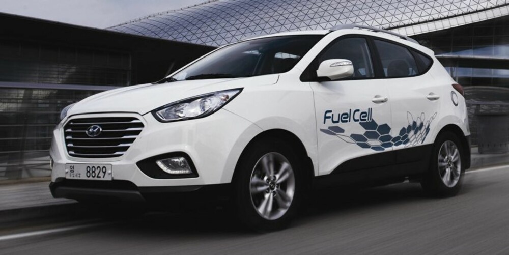 HYDROGEN-SUV: Kompakt-SUV-en Hyundai ix35 har blitt solgt som hydrogenbil siden 2012. Flere av disse bilene ruller på norske veier. HYDROGEN-SUV: Kompakt-SUV-en Hyundai ix35 har blitt solgt som hydrogenbil siden 2012. Flere av disse bilene ruller på norske veier.