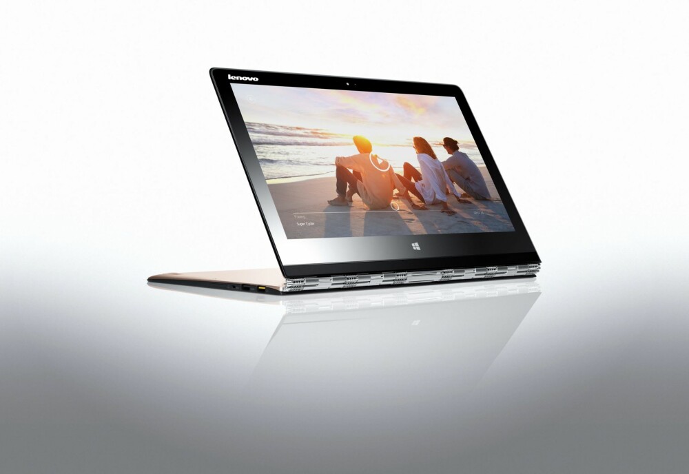 HELT RUNDT: Skjermen på Lenovo Yoga Pro 3 kan brettes 360 grader rundt og legges flatt mot baksiden av PC-en. HELT RUNDT: Skjermen på Lenovo Yoga Pro 3 kan brettes 360 grader rundt og legges flatt mot baksiden av PC-en.