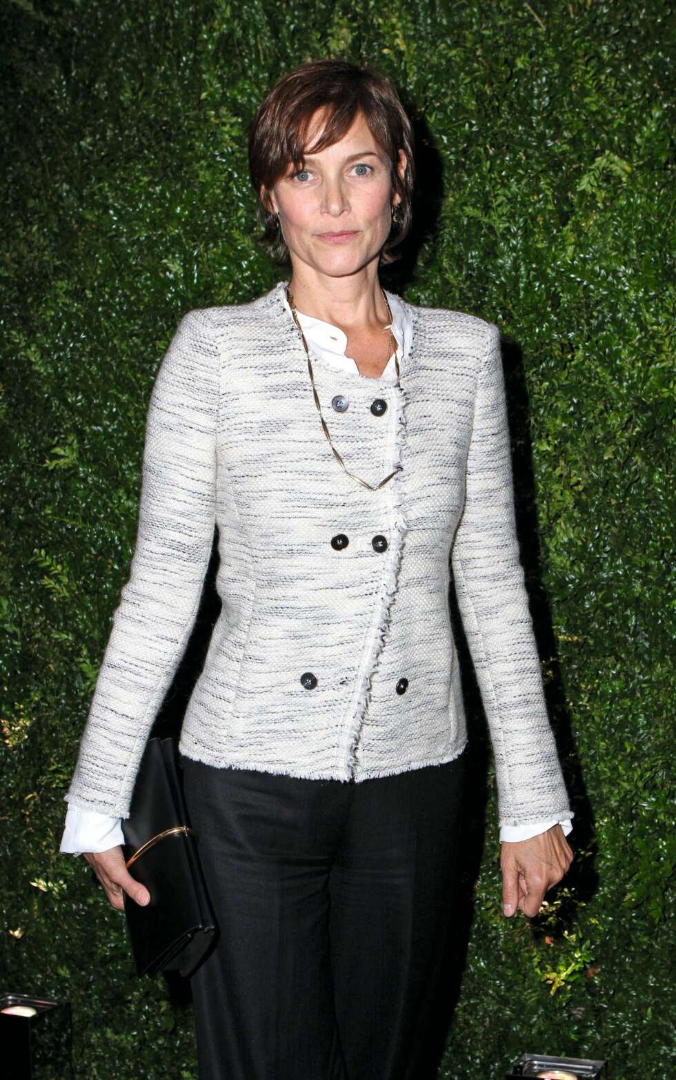 Tar hevn: Carey Lowell skal hevne seg på Richards påståtte utenom-ekteskapelige flørting med en av hennes venninner. Tar hevn: Carey Lowell skal hevne seg på Richards påståtte utenom-ekteskapelige flørting med en av hennes venninner.