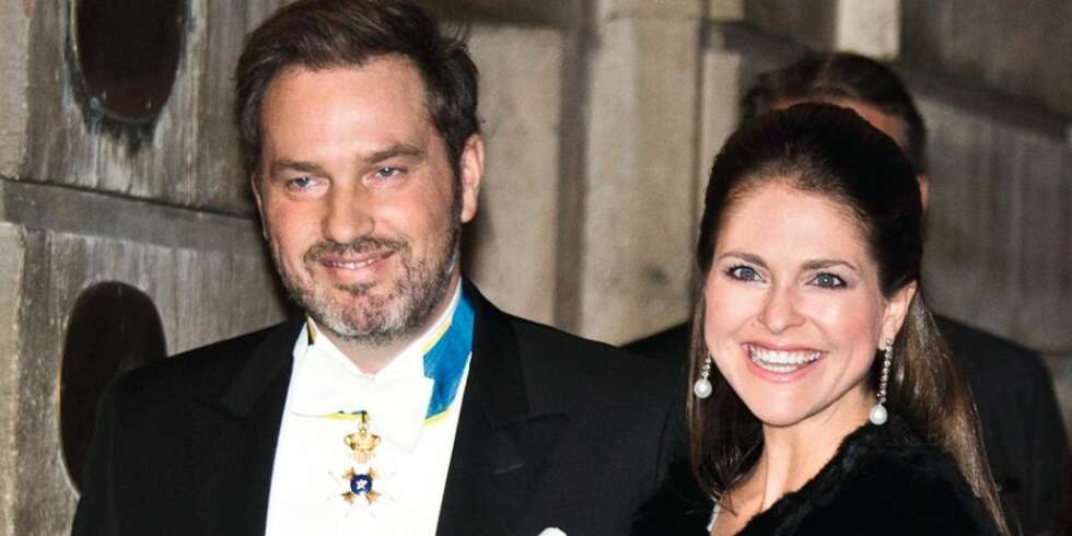 BOR I STOCKHOLM: Madeleine og Chris har flyttet fra New York, og bor for tiden i Sverige. Her er de på en tilstelning i Stockholm før jul. BOR I STOCKHOLM: Madeleine og Chris har flyttet fra New York, og bor for tiden i Sverige. Her er de på en tilstelning i Stockholm før jul.