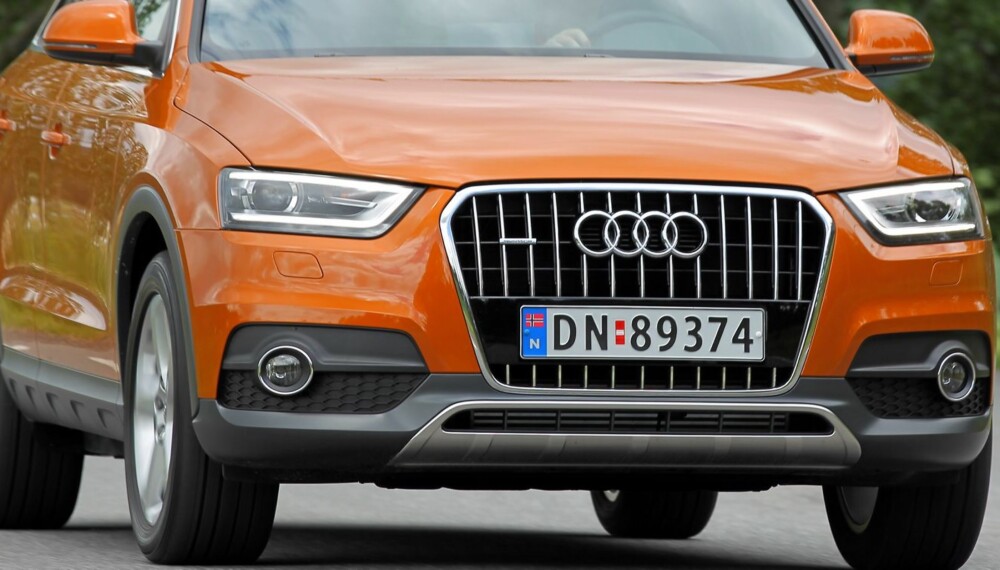 VEKKER OPPSIKT: Med offroadpakke og oransj lakk, er det ingen tvil om at vår test-Q3 synes på veien. VEKKER OPPSIKT: Med offroadpakke og oransj lakk, er det ingen tvil om at vår test-Q3 synes på veien.