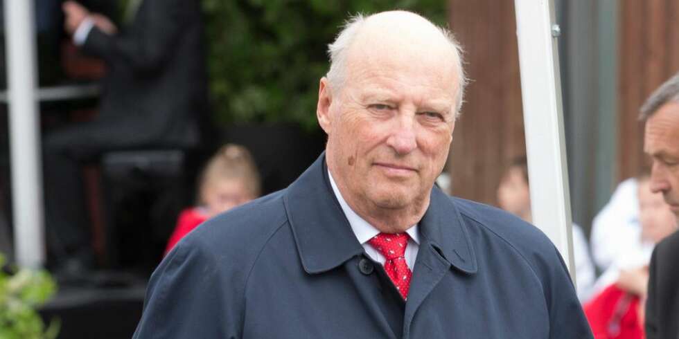 SNAKKER UT: Kong Harald forteller om sine opp- og nedturer. SNAKKER UT: Kong Harald forteller om sine opp- og nedturer.