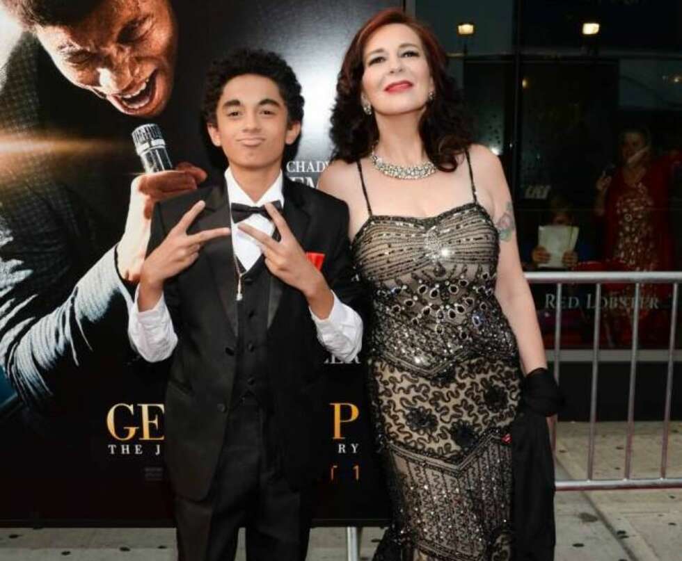 Tomi Rae Hymie Brown er enken etter James Brown, her sammen med deres felles sønn James junior. Tomi Rae Hymie Brown er enken etter James Brown, her sammen med deres felles sønn James junior.