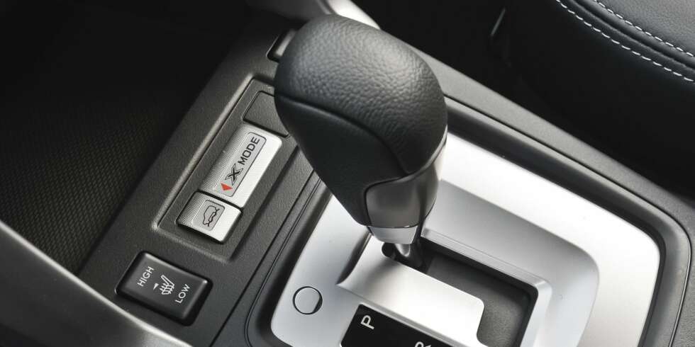 X-MODE: Endelig kan Forester fås med kombinasjonen diesel og automatgir. I tillegg kan modellene med Lineartronic automatgir fås med X-Mode osm gir bedre fremkommelighet på vanskelig underlag i hastigheter under 40 km/t. FOTO: Subaru X-MODE: Endelig kan Forester fås med kombinasjonen diesel og automatgir. I tillegg kan modellene med Lineartronic automatgir fås med X-Mode osm gir bedre fremkommelighet på vanskelig underlag i hastigheter under 40 km/t. FOTO: Subaru
