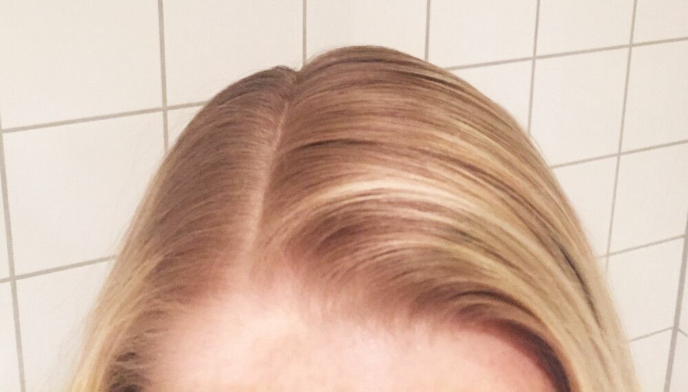 BLI KVITT ETTERVEKSTEN: Har du bare få uker igjen til neste frisørtime, kan du klare å skjule etterveksten, for eksempel med øyenskygge. BLI KVITT ETTERVEKSTEN: Har du bare få uker igjen til neste frisørtime, kan du klare å skjule etterveksten, for eksempel med øyenskygge.