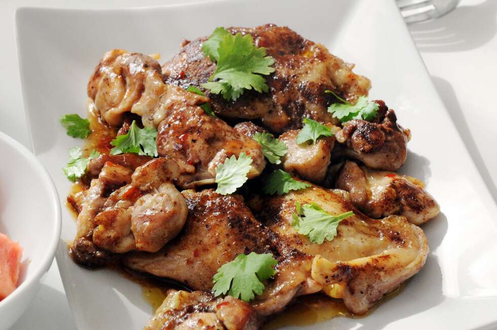 SMAK AV ASIA: Søt chillikylling er en slager både hos store og små, og er enkel å lage i en hektisk hverdag. SMAK AV ASIA: Søt chillikylling er en slager både hos store og små, og er enkel å lage i en hektisk hverdag.