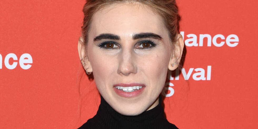 BRYNSTABBE: - Det siste året har det vært populært med en del tykkelse på brynet, men mange drar trenden litt langt og sminker brynene altfor tykke i forhold til sin egen ansiktsform, sier makeupartist og brynsstylist ved Beauty House Oslo, Gina Marie Falck. BRYNSTABBE: - Det siste året har det vært populært med en del tykkelse på brynet, men mange drar trenden litt langt og sminker brynene altfor tykke i forhold til sin egen ansiktsform, sier makeupartist og brynsstylist ved Beauty House Oslo, Gina Marie Falck.