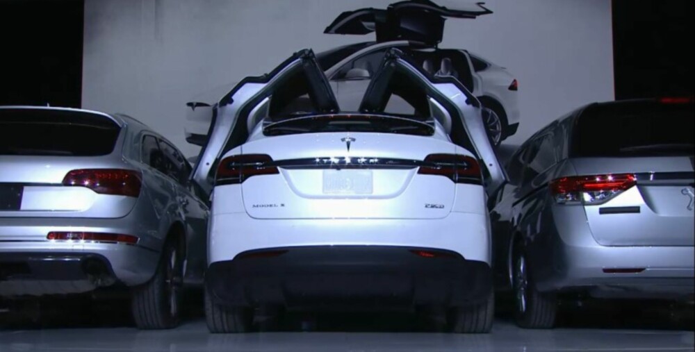 TESLA_ Under avdukingen av Model X ble vingedørene bak demonstrert. FOTO: Skjermdump TESLA_ Under avdukingen av Model X ble vingedørene bak demonstrert. FOTO: Skjermdump
