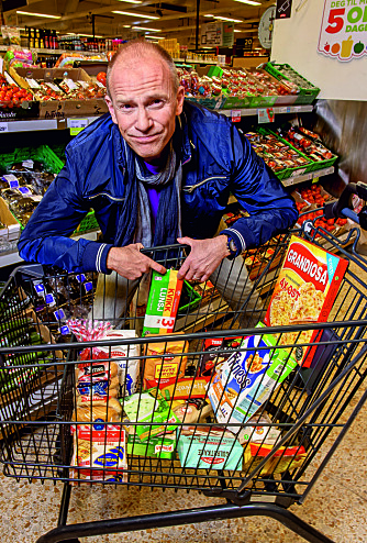 Nei-mat: Gluten finnes i en rekke matvarer, og i handlekurven ligger noen eksempler på ting Christer ikke kan spise. Nei-mat: Gluten finnes i en rekke matvarer, og i handlekurven ligger noen eksempler på ting Christer ikke kan spise.