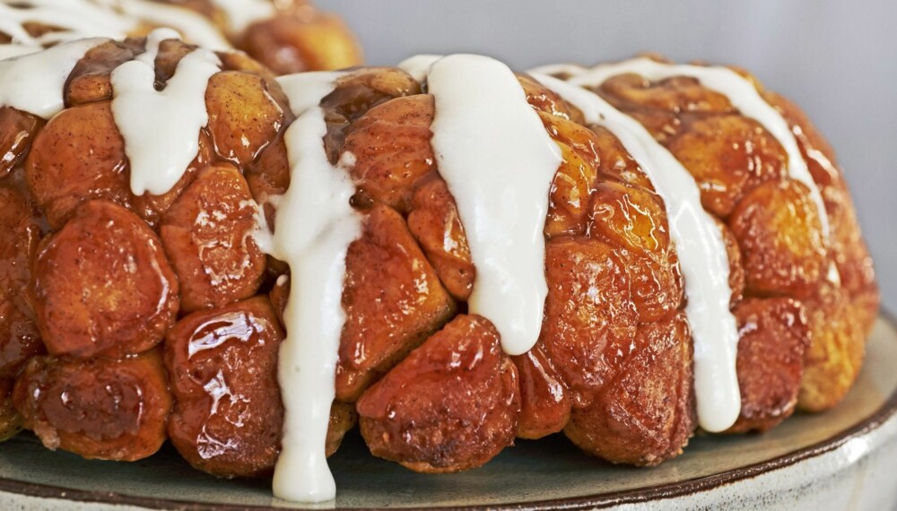 NAM! Monkey bread med vaniljekrem er absolutt helt uimoståelig! Det er alltid gøy med nye oppskrifter på deilig gjærbakst, og denne er vel verdt å prøve! NAM! Monkey bread med vaniljekrem er absolutt helt uimoståelig! Det er alltid gøy med nye oppskrifter på deilig gjærbakst, og denne er vel verdt å prøve!