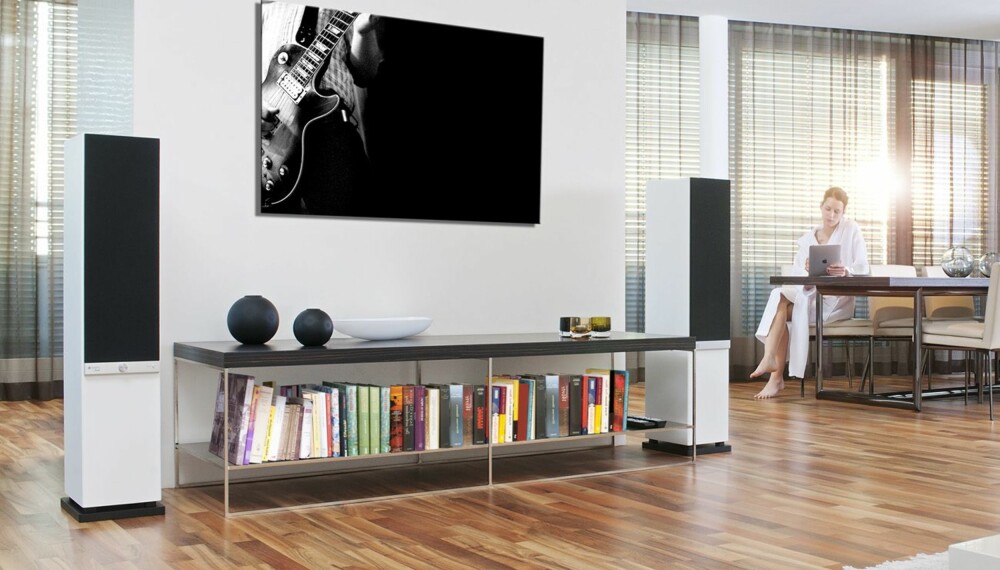 HI-FI: Stereo L er et par kompromissløse hi-fi-høyttalere som byr på mengder av presis stereolyd. HI-FI: Stereo L er et par kompromissløse hi-fi-høyttalere som byr på mengder av presis stereolyd.