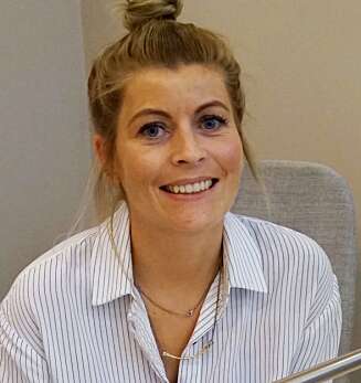 NEGLEEKSPERT: Marianne Vinje er negltekniker i neglesalongen S&M i Oslo. NEGLEEKSPERT: Marianne Vinje er negltekniker i neglesalongen S&M i Oslo.