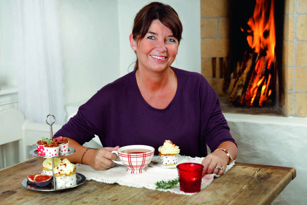 TRADISJON: – Mine julemuffins må familien ha hver jul, sier Hjemmets matjournalist, Anita Bakker. Fra barna var små, har hun laget disse gode muffinsene, og nå blir ikke julen den samme uten. TRADISJON: – Mine julemuffins må familien ha hver jul, sier Hjemmets matjournalist, Anita Bakker. Fra barna var små, har hun laget disse gode muffinsene, og nå blir ikke julen den samme uten.