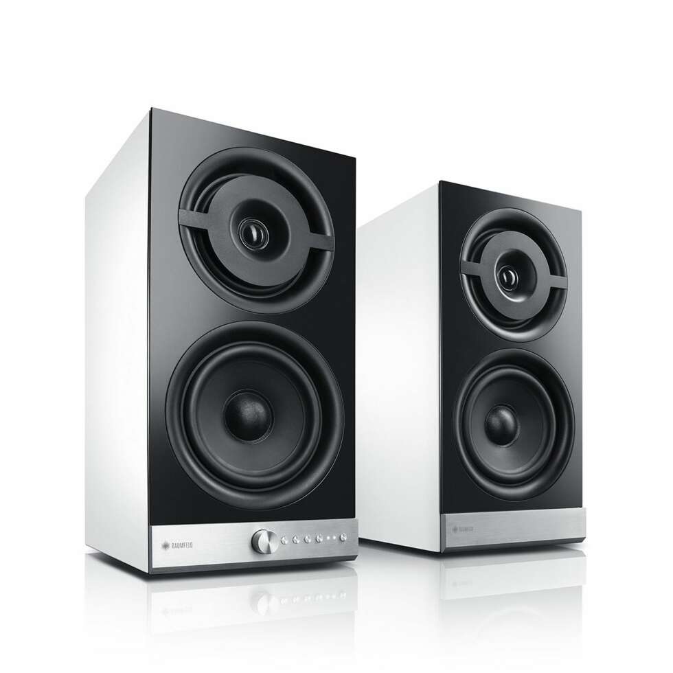 HI-FI: Stereo M ser ut som et helt tradisjonelt høyttaler-par, med unntak av knappene i front. HI-FI: Stereo M ser ut som et helt tradisjonelt høyttaler-par, med unntak av knappene i front.