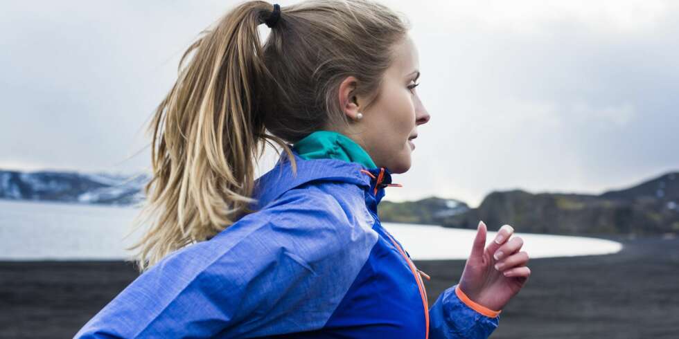 GI BYSTEN DEN STØTTEN DEN TRENGER: - Det finnes lite som er så irriterende som en BH som ikke holder seg på plass, sier stylist og tidligere skiinstruktør Cecilie Mevatne til Det Nye ShapeUp. GI BYSTEN DEN STØTTEN DEN TRENGER: - Det finnes lite som er så irriterende som en BH som ikke holder seg på plass, sier stylist og tidligere skiinstruktør Cecilie Mevatne til Det Nye ShapeUp.