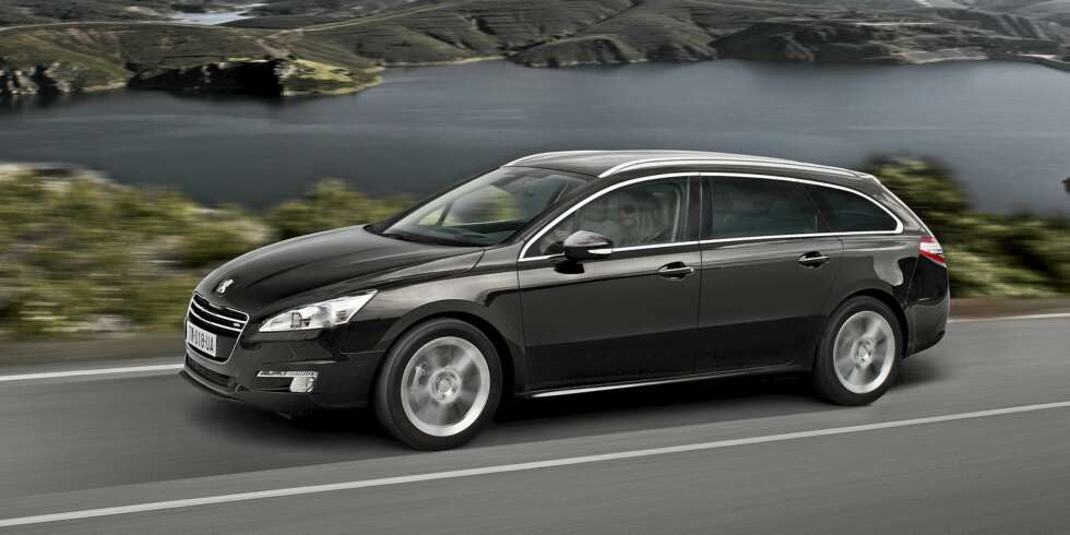PRØVER IGJEN: Peugeot 407 floppet, men med 508 gjør Peugeot et nytt forsøk på å kapre kunder fra Passat- og Mondeo-kjøperne. PRØVER IGJEN: Peugeot 407 floppet, men med 508 gjør Peugeot et nytt forsøk på å kapre kunder fra Passat- og Mondeo-kjøperne.
