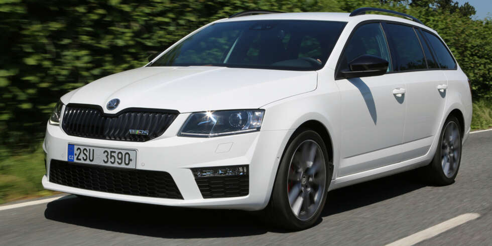 STASJONSVOGN: RS-diesel som stasjonsvogn koster fra 403 400 kroner: FOTO: Skoda STASJONSVOGN: RS-diesel som stasjonsvogn koster fra 403 400 kroner: FOTO: Skoda