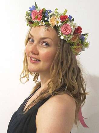 RESULTATET: Blomsterkrans med blant annet grenroser, nellik, margeritter og brudeslør. RESULTATET: Blomsterkrans med blant annet grenroser, nellik, margeritter og brudeslør.