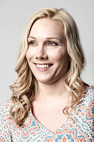 HÅR OG SMINKE: Her ser du det endelige resultatet! - Det er veldig uvant med så stort hår, sier Karina. HÅR OG SMINKE: Her ser du det endelige resultatet! - Det er veldig uvant med så stort hår, sier Karina.