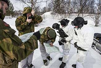 Grensepoliti
UEH Østfinnmark politikammer
Politi grense russland
Pasvik
Øvelse joint action Grensepoliti
UEH Østfinnmark politikammer
Politi grense russland
Pasvik
Øvelse joint action