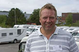 SKILLER: Daglig leder Morten Axel Myhre hos Stamsaas Fritid skiller mellom bobiler og bybobiler. FOTO: Geir Svardal SKILLER: Daglig leder Morten Axel Myhre hos Stamsaas Fritid skiller mellom bobiler og bybobiler. FOTO: Geir Svardal