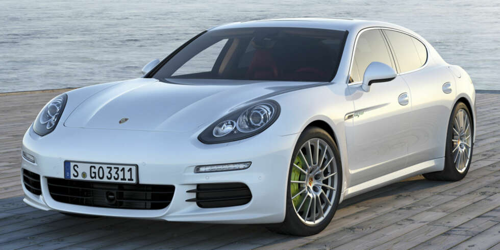 LITT GRØNN: At denne bilen skal greie et CO2-utslipp på 71 g/km virker nesten utrolig. FOTO: Porsche LITT GRØNN: At denne bilen skal greie et CO2-utslipp på 71 g/km virker nesten utrolig. FOTO: Porsche