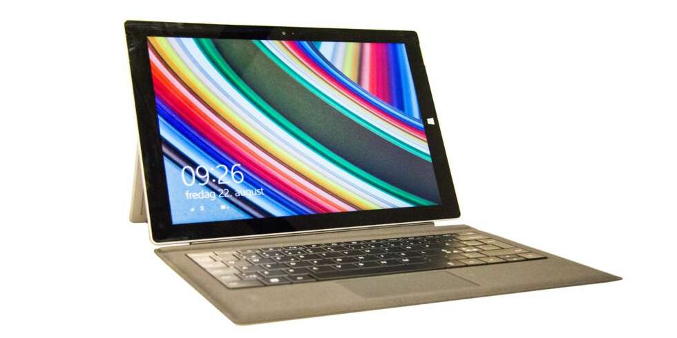 HYBRID: Surface Pro 3 tar mål av seg å være et fullverdig alternativ ti len bærbar PC, samtidig som det er en hybrid der man kan veksle mellom på bruke PC-en til både jobb og underholdning. HYBRID: Surface Pro 3 tar mål av seg å være et fullverdig alternativ ti len bærbar PC, samtidig som det er en hybrid der man kan veksle mellom på bruke PC-en til både jobb og underholdning.