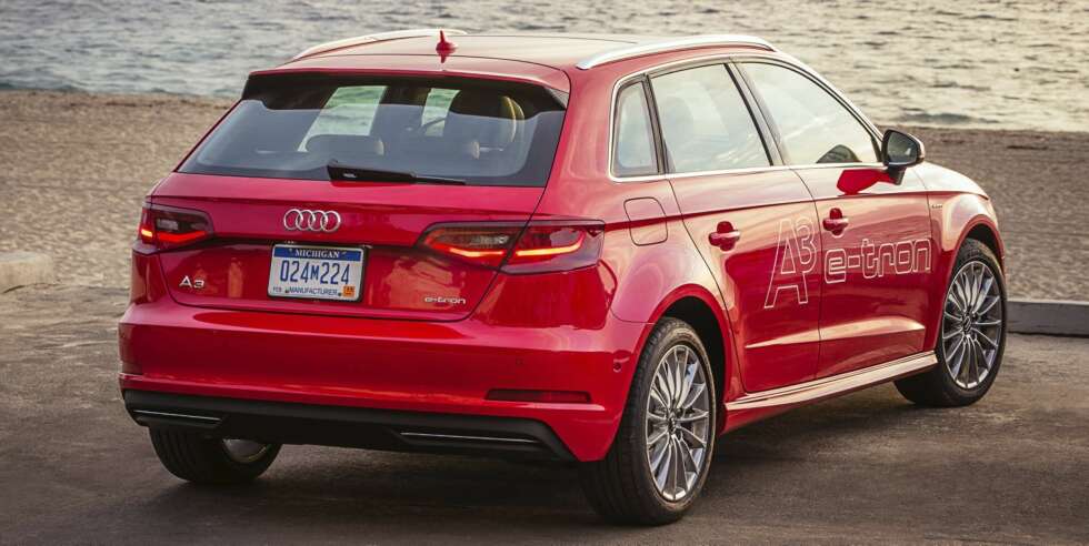 LADBARE HYBRID: Over 700 nordmenn har allerede bestilt Audi A3 e-tron Sportback som kommer i november. Det betyr at Audi har solgt over 40 biler om dagen siden salget startet 12. august. FOTO: Audi LADBARE HYBRID: Over 700 nordmenn har allerede bestilt Audi A3 e-tron Sportback som kommer i november. Det betyr at Audi har solgt over 40 biler om dagen siden salget startet 12. august. FOTO: Audi